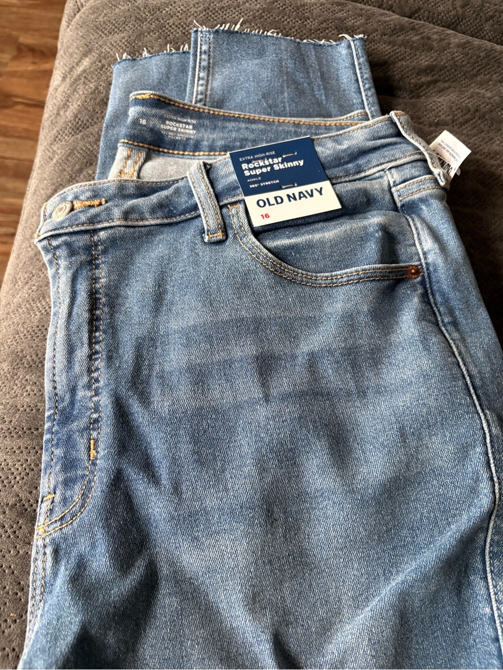 Old Navy Light Blue Rockstar Super Skinny Ankle Jeans